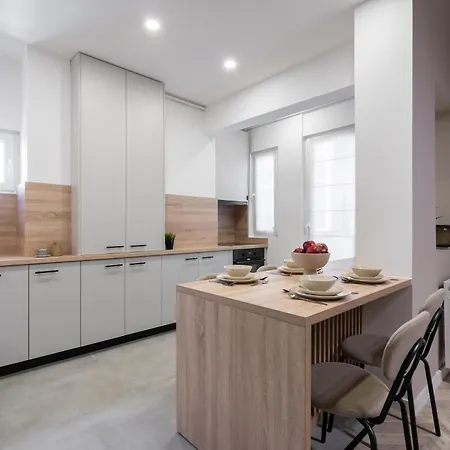 Trendy 2bdr In Cismigiu Апартаменти Бухарест