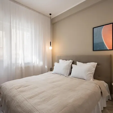 Trendy 2bdr In Cismigiu Boekarest