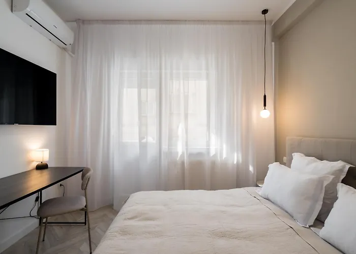 Trendy 2bdr In Cismigiu Bucarest