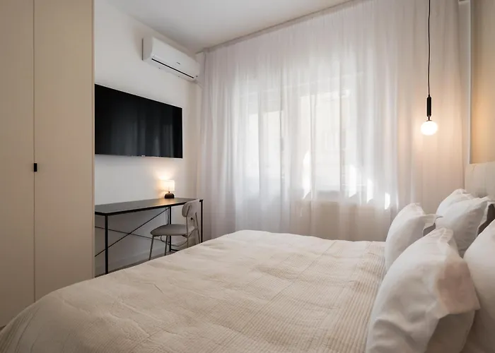 Trendy 2bdr In Cismigiu